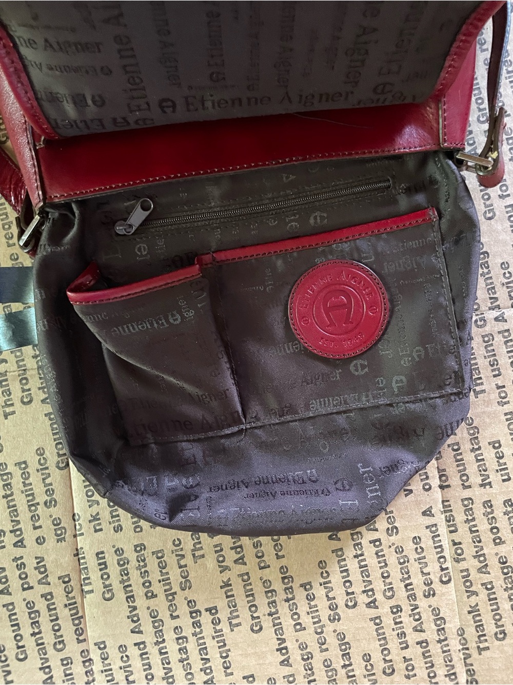 Etienne Aigner  Cherry Leather Crossbody Bag - Timeless Everyday Style - Picture 2 of 8